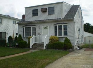 255 Forest Ave, Massapequa, NY 11758