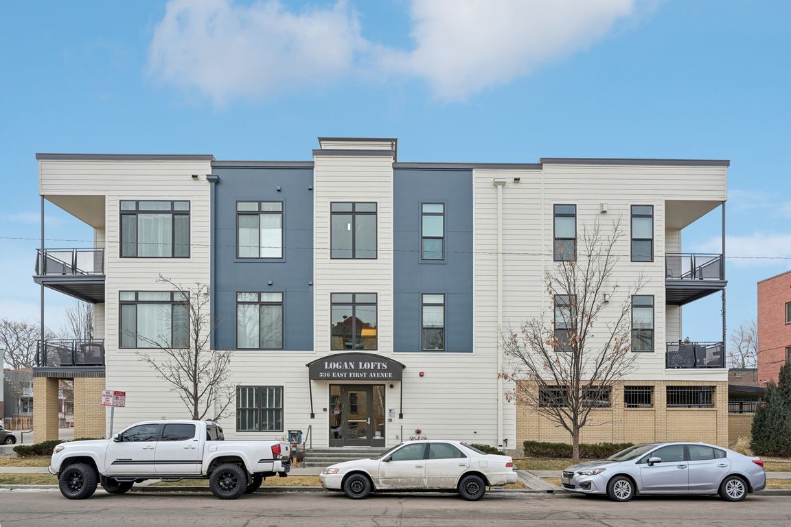 E 1st Ave 207-001.jpg