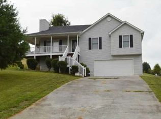 38 Magnolia Ct, Rydal, GA 30171