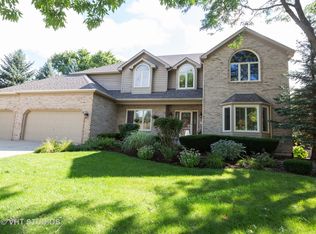 1035 Sheringham Dr, Naperville, IL 60565