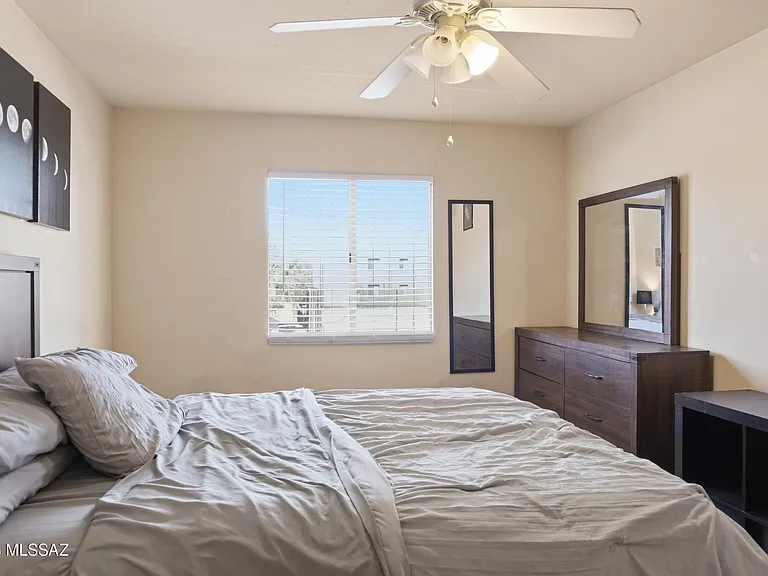 1810 E Blacklidge Dr #416 — Photo 19