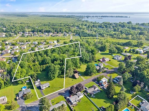 2nd image of 6355 Lakeshore Rd