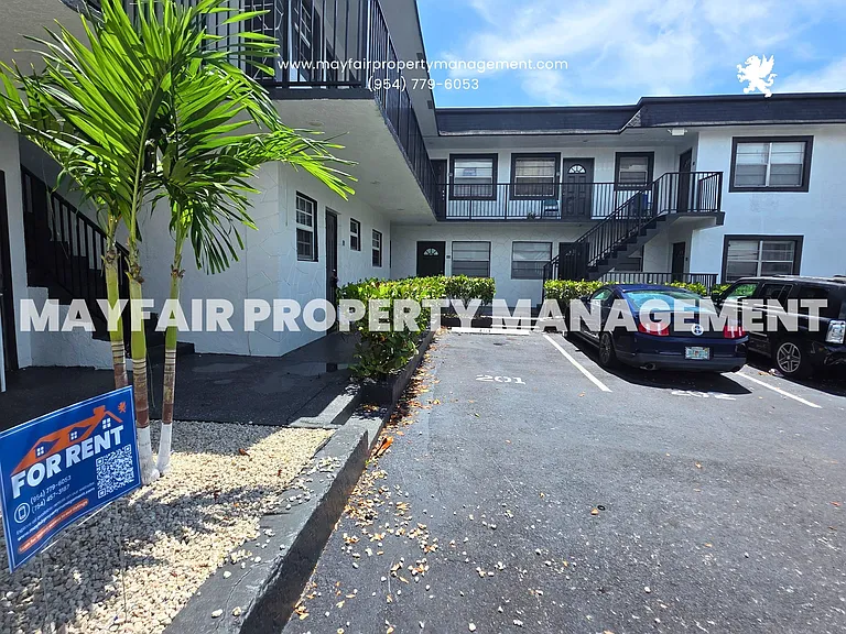5621 SW 36th Ct #203 — Photo 9