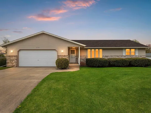 2152 Skyview St, Green Bay, WI 54311