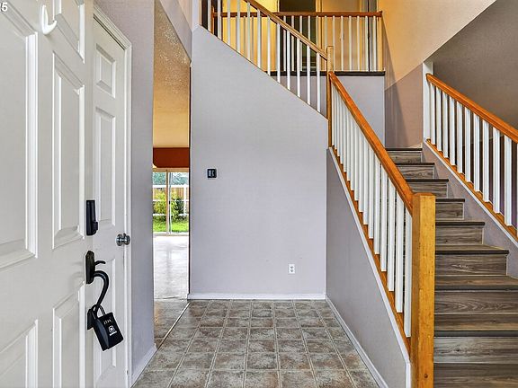 5th image of 8907 NE 84th St