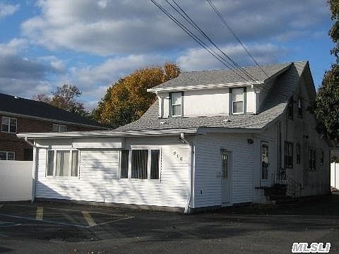 1st image of 516 Jerusalem Ave APT A