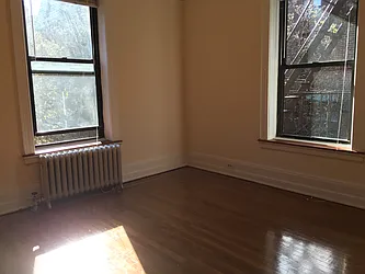 Rented by Eleni Moustakis LREB