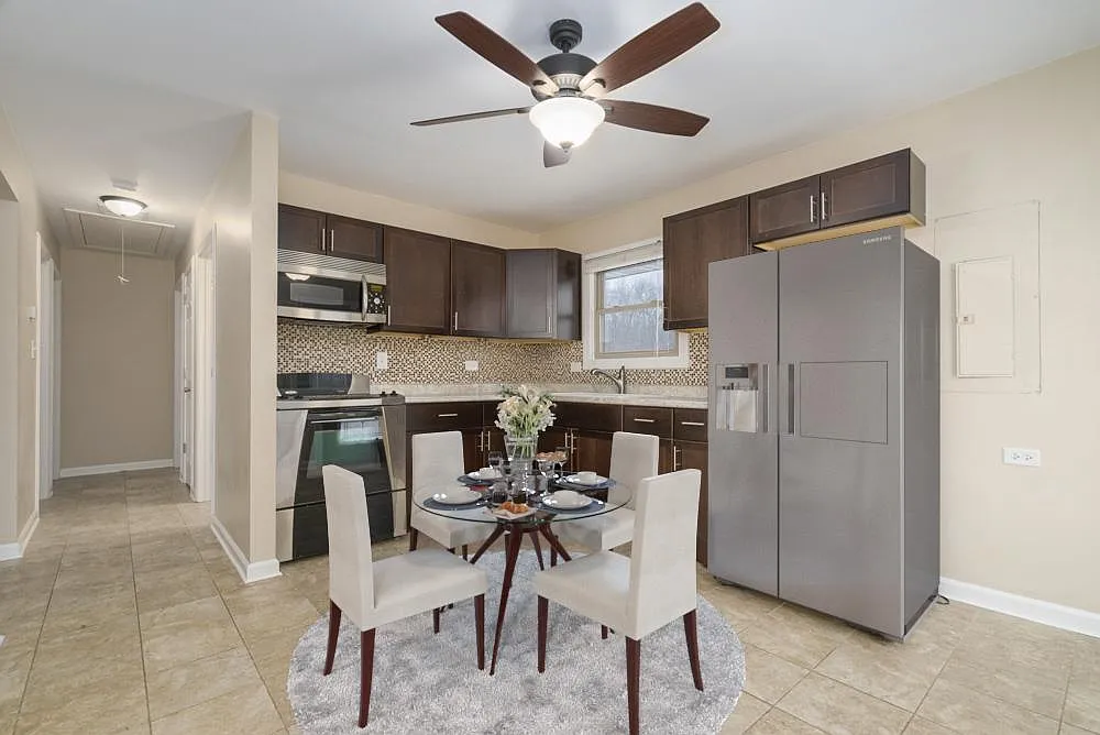 2 bed, 1000 sqft, $1,450 — Photo 1