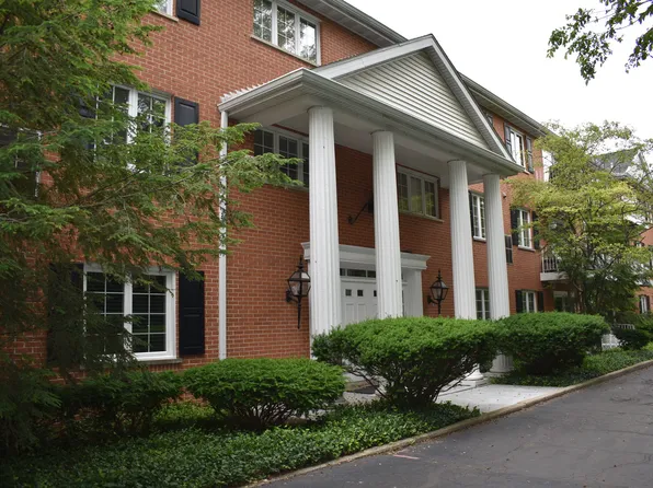 5580 Wolf Rd APT 206, Western Springs, IL 60558