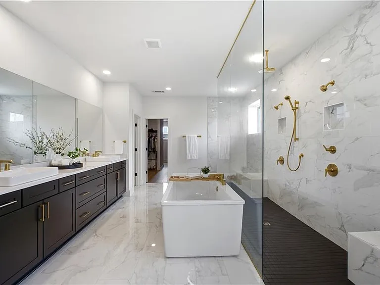 4510 Hawthorn Cir — Photo 5