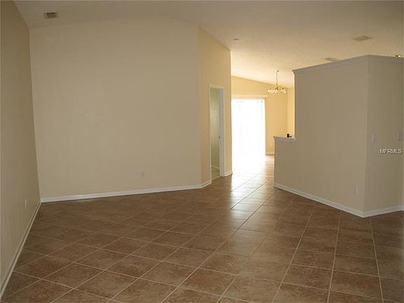 4th image of 2700 Stone Oak Dr