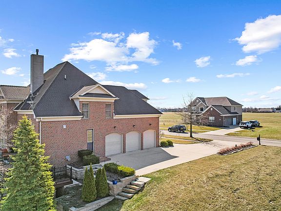 4th image of 8178 Hunters Ridge Dr