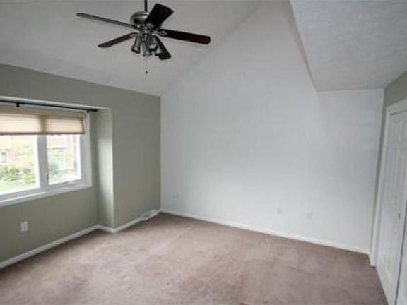 5th image of 17 Steeplechase Ct