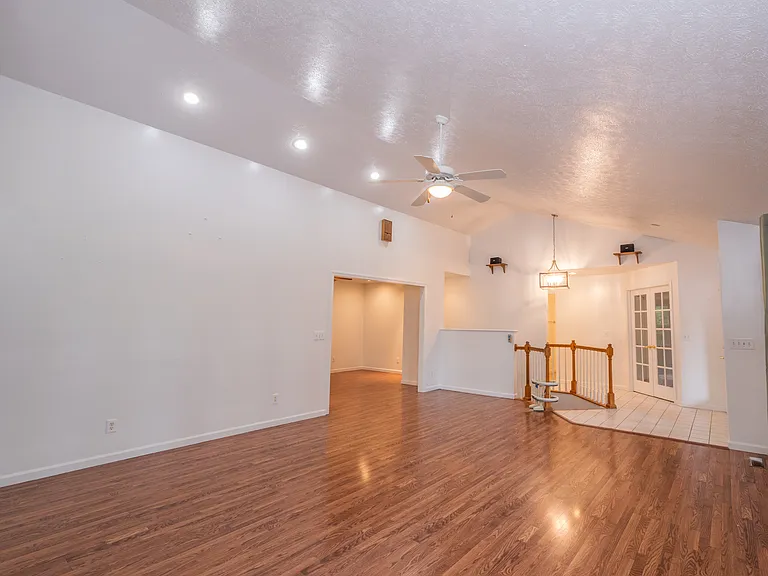 215 Tahlequah Dr — Photo 4