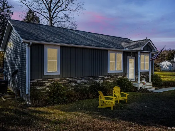 821 Riverview Dr, Heathsville, VA 22473