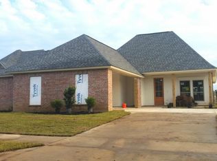 102 Olivewood Dr, Lafayette, LA 70508