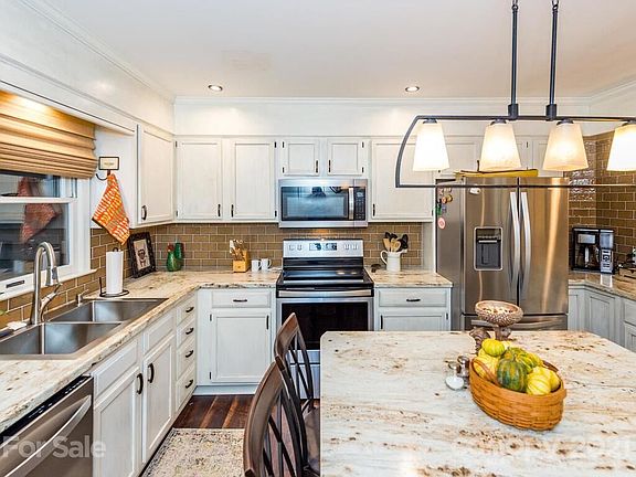 5th image of 4 Bramblewood Rd APT 10