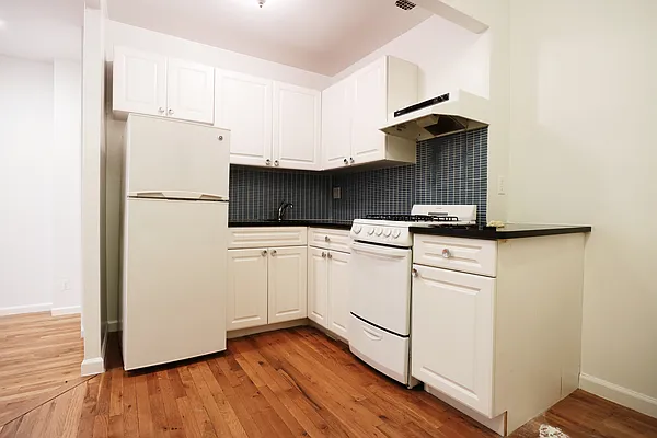 Rented by City Connections Realty | media 16