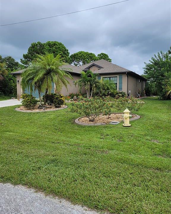 1st image of 142 Yellow Pine Dr