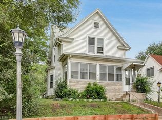 1037 Kent St, Saint Paul, MN 55117