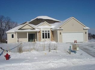 1558 Chestnut Ct, Hartford, WI 53027