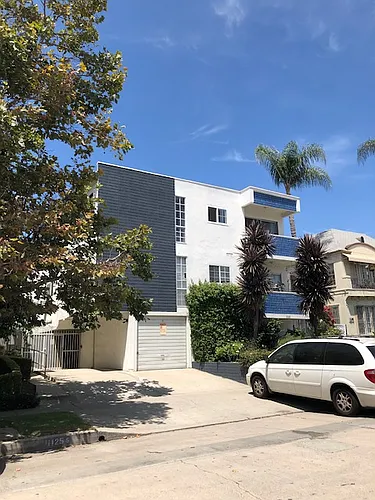 1123 S Wooster St #101 Photo 1