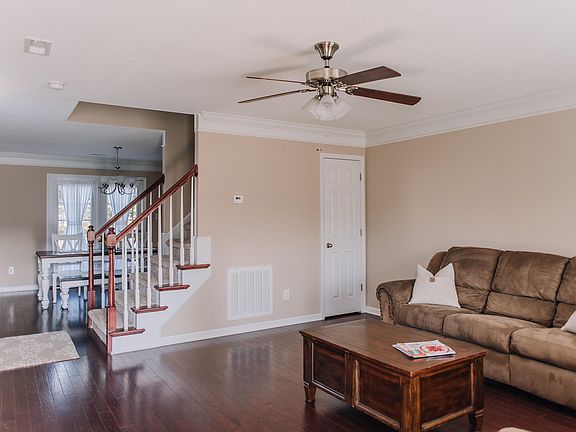 3rd image of 2615 Piper Grove Ln