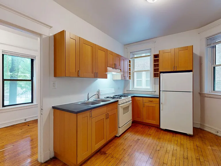 5700 S. Blackstone Avenue — Photo 37