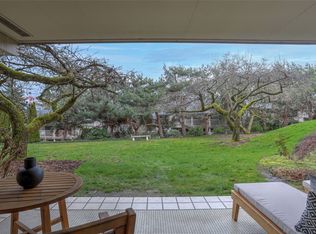 2920 76th Ave SE APT 105, Mercer Island, WA 98040