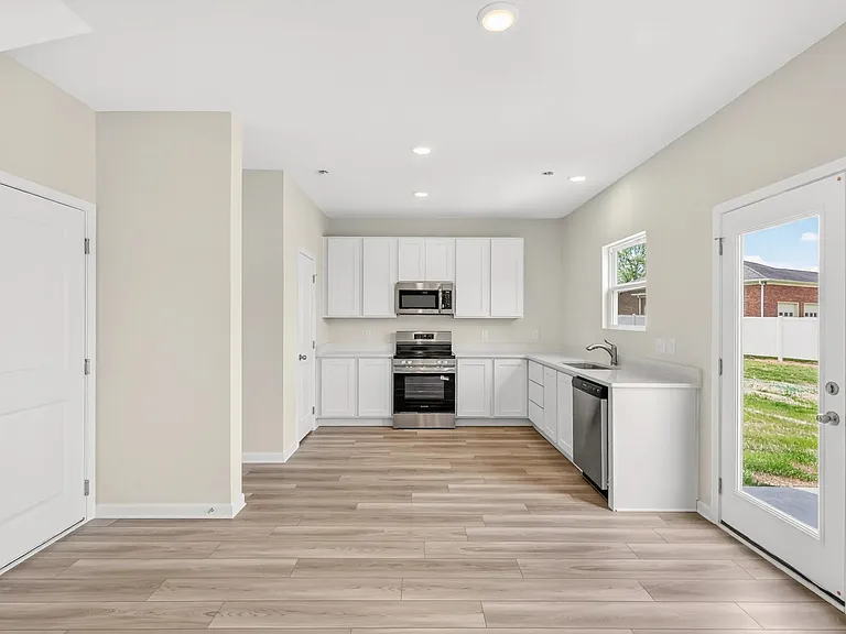 577 Merit Ct — Photo 1