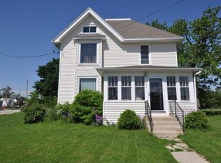 101 N Main St, North Prairie, WI 53153