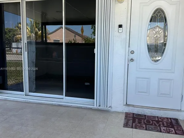 3242 NW 203rd St, Miami Gardens, FL 33056