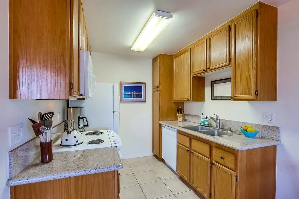 1 bed, 710 sqft, $2,445 — Photo 3
