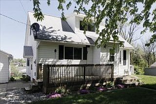 5th image of 426 Hutchinson St