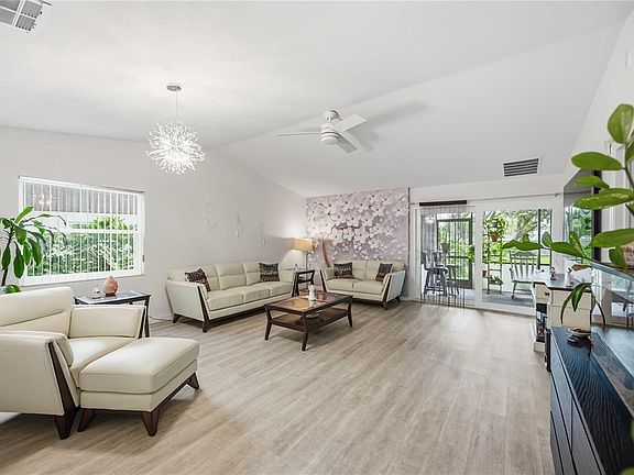 4th image of 266 OAK HILL DRIVE #34