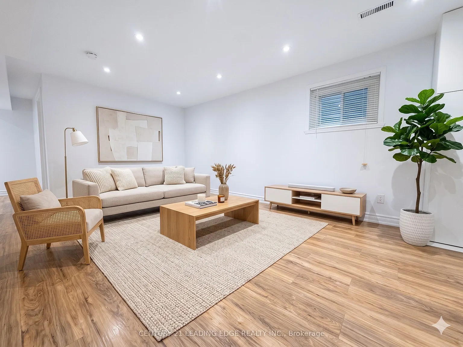 2 bed, $1,900 — Photo 1