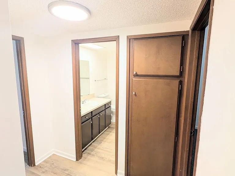 Kingcity Apartments — Photo 93