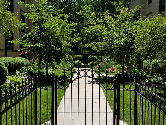 2nd image of 1427 W Summerdale Ave APT 2B