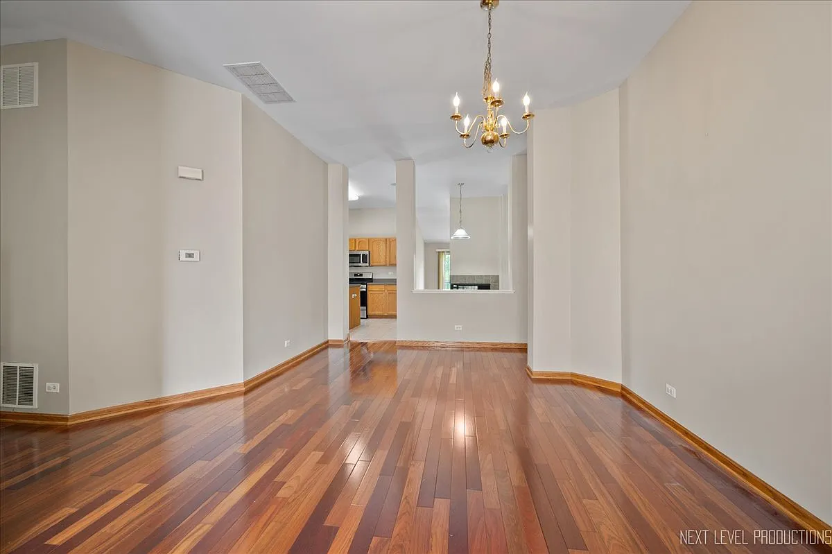 2 bed, 1658 sqft, $2,525 — Photo 3
