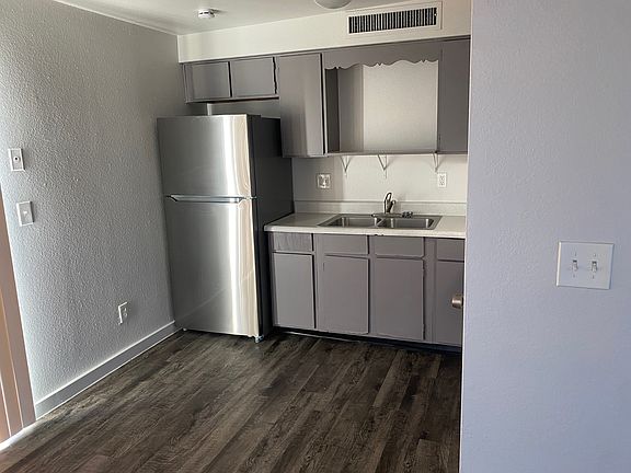 3rd image of 4444 E Lee St APT T