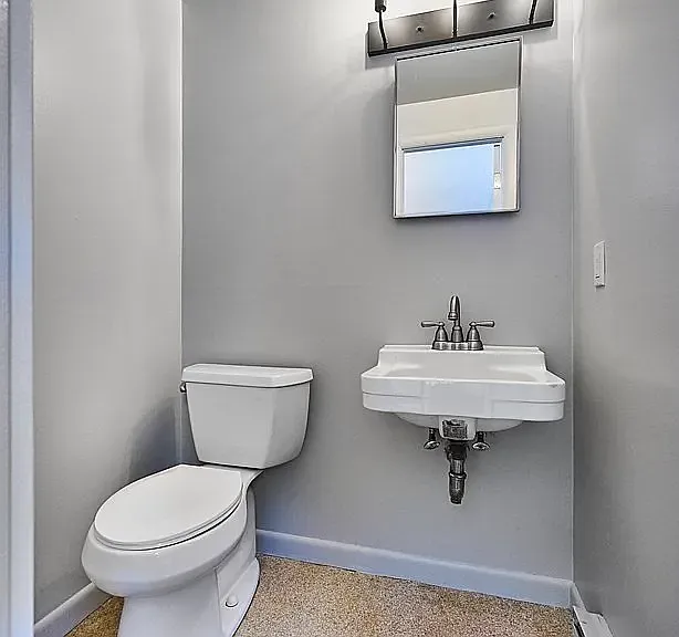 85 Longmeadow Dr — Photo 5