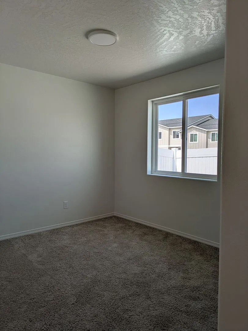 New Single Level Home in New SunRidge Community — Photo 4