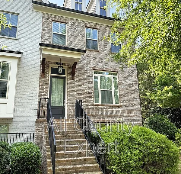 1529 Huntwood Ct — Photo 1