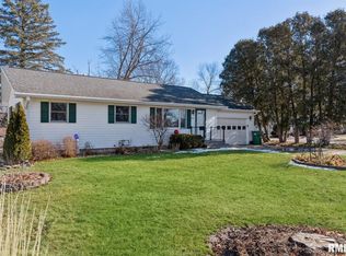 517 Highview Dr, Clinton, IA 52732