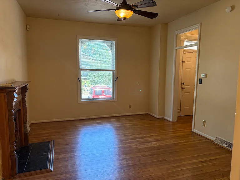 3425 Bryant St — Photo 9
