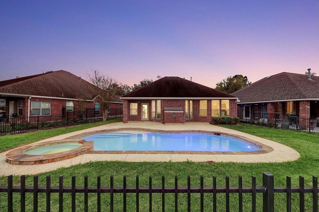 10531 Oleander Point Dr