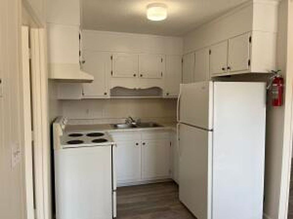 2nd image of 1850 Pebble Rd