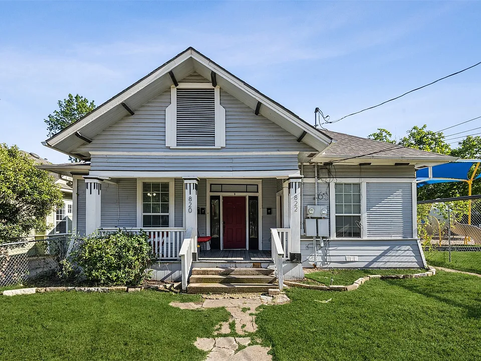 820 W 10th St