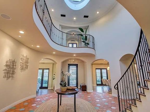 2nd image of 5620 Villa Mar Pl