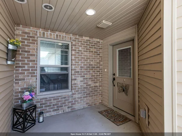 2157 Royal Crest Cir #1, Green Bay, WI 54311